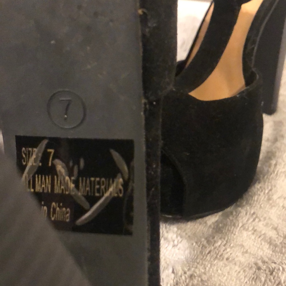 High heels - Picture 3 of 3